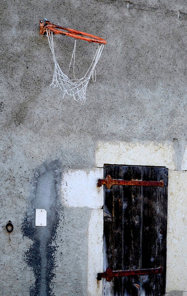 Hoop, 2024. by Ward Rinehart, exhibited at Aurea Photo Gallery.