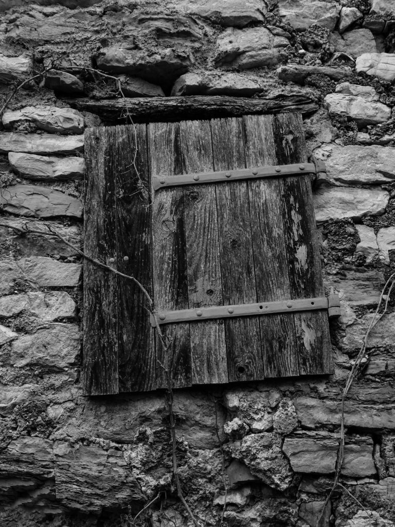 Je t'ai trop attendue, 2025. by F.Glo, exhibited at Aurea Photo Gallery.